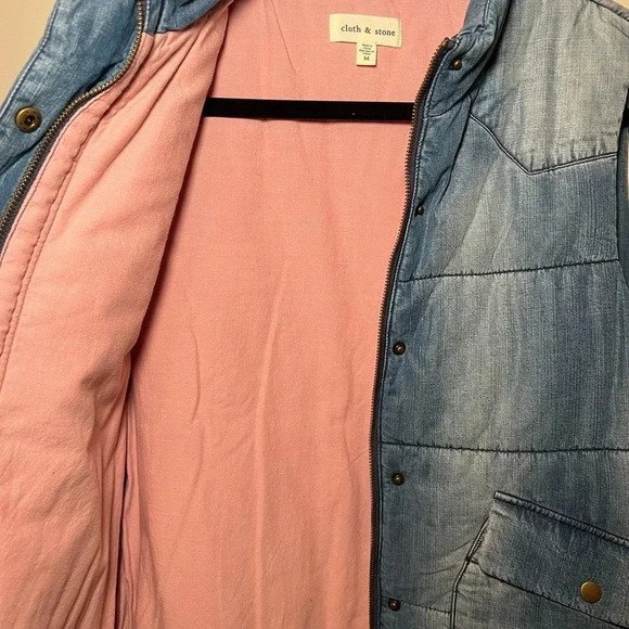 NWOT Cloth & Stone Chambray Denim Puffer Vest M - Picture 11 of 14